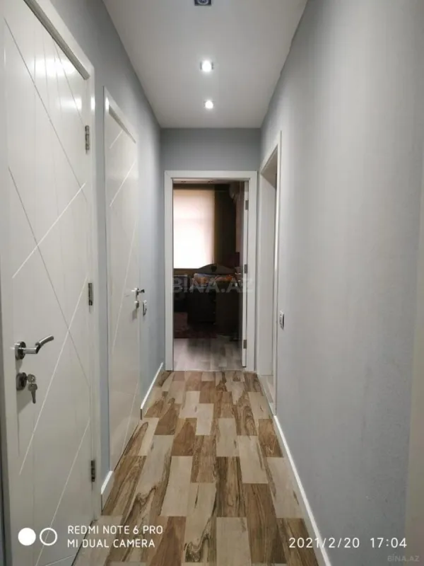 Satılır 5 otaqlı mənzil 143 m²
