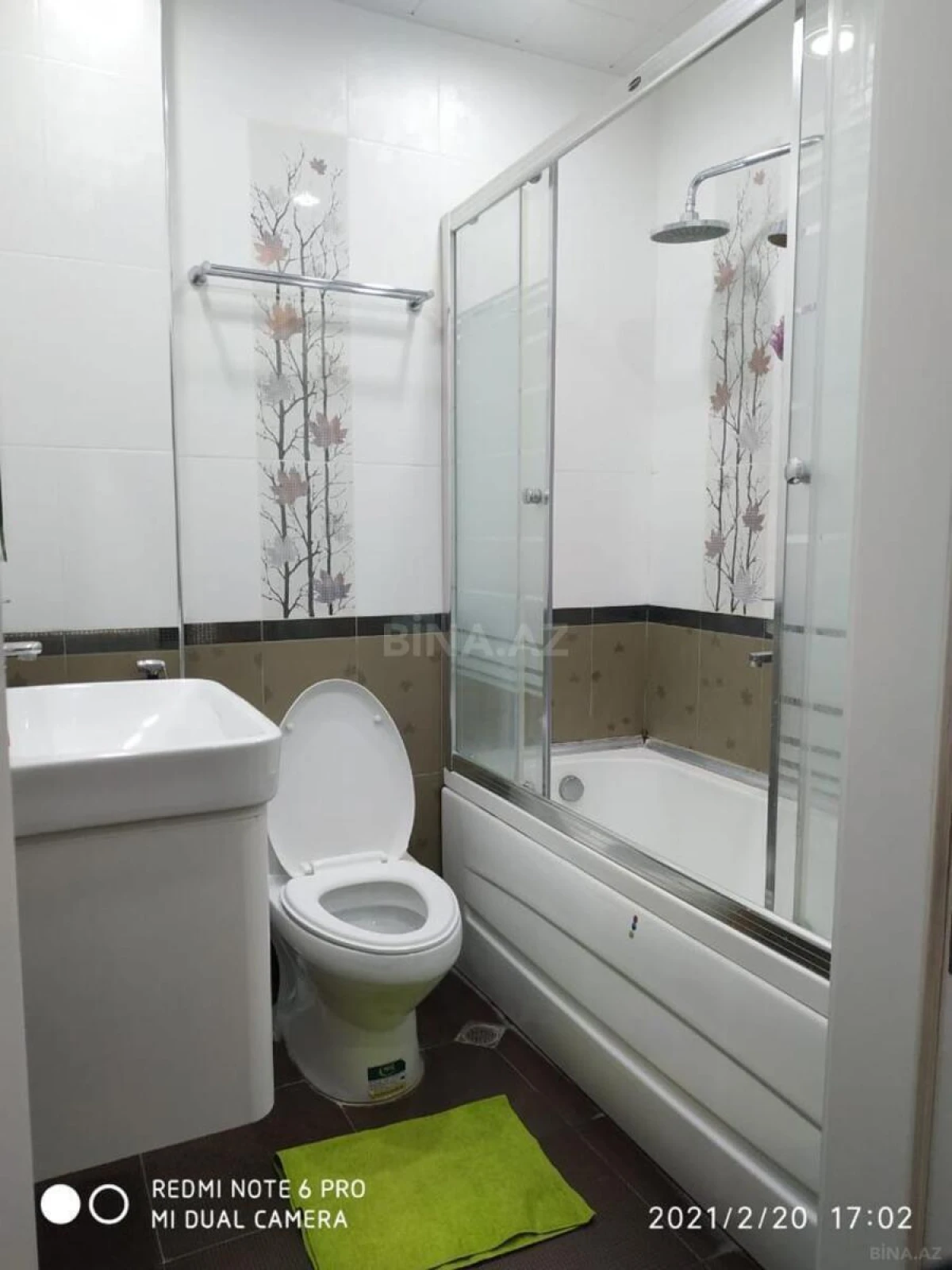 Satılır 5 otaqlı mənzil 143 m²