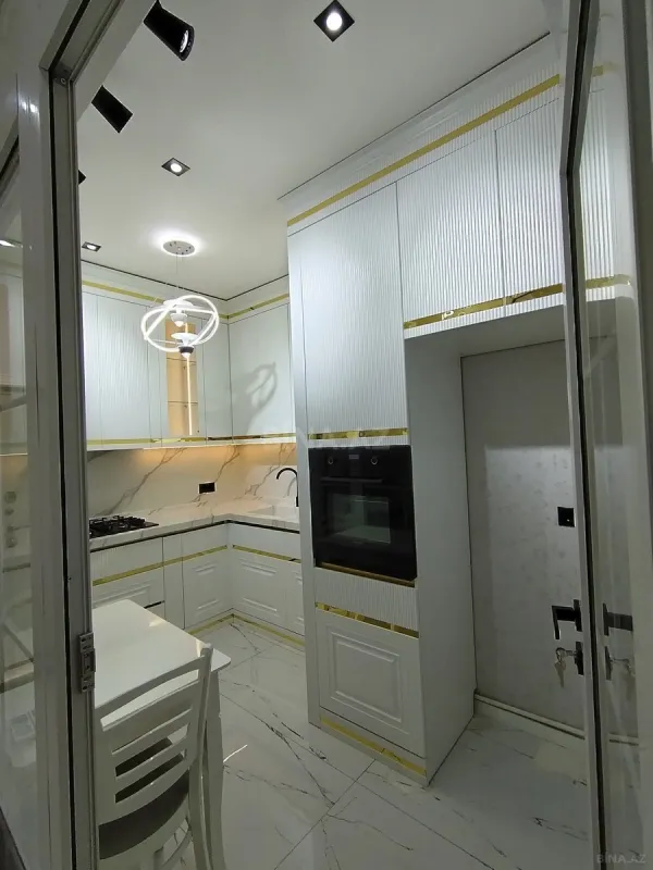 Satılır 3 otaqlı mənzil 104.7 m²