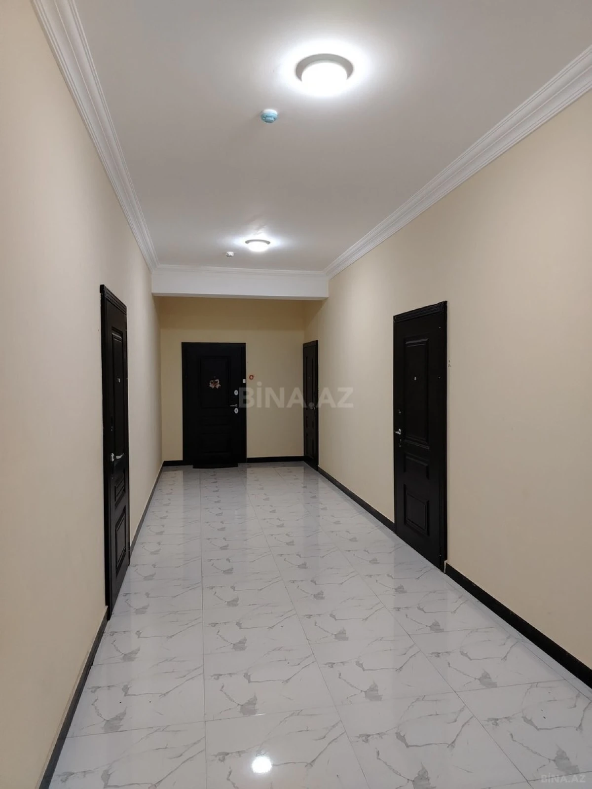 Satılır 3 otaqlı mənzil 104.7 m²