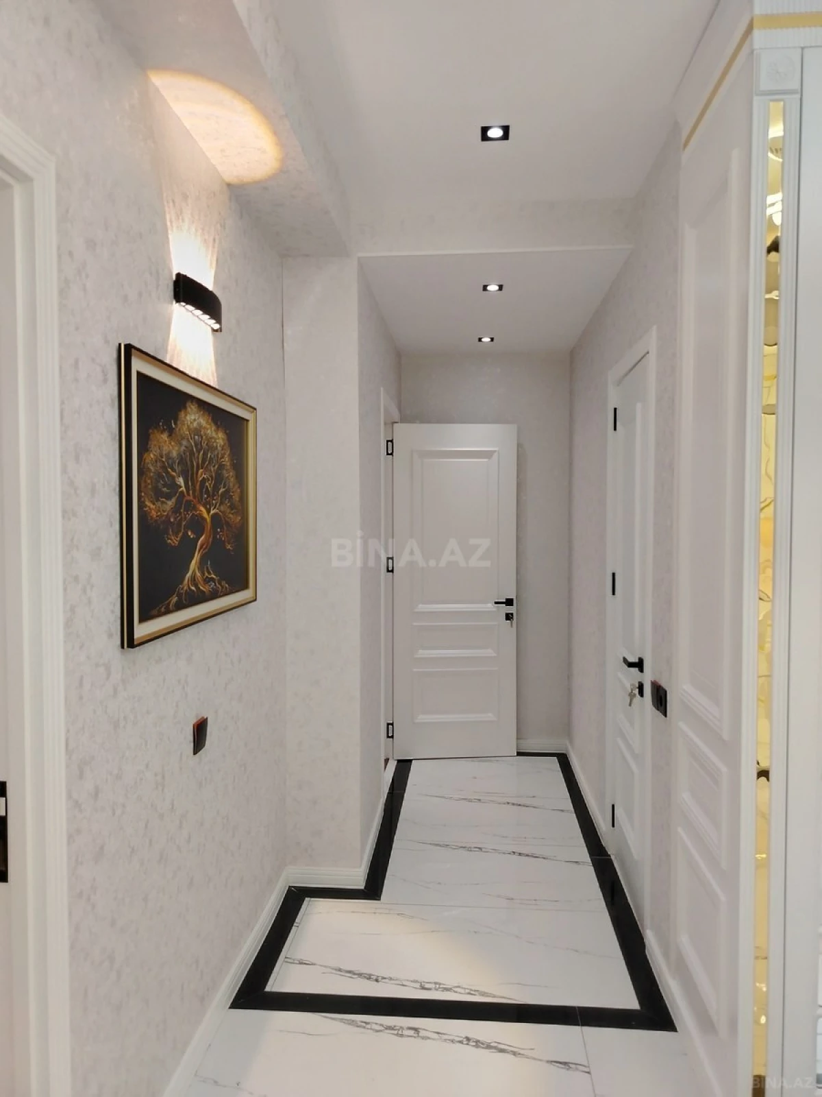 Satılır 3 otaqlı mənzil 104.7 m²