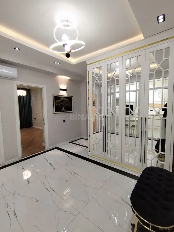 Satılır 3 otaqlı mənzil 104.7 m²