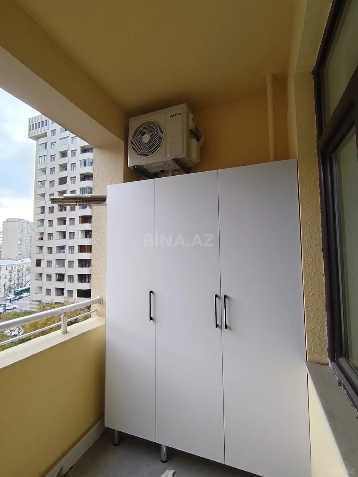 Satılır 3 otaqlı mənzil 104.7 m²