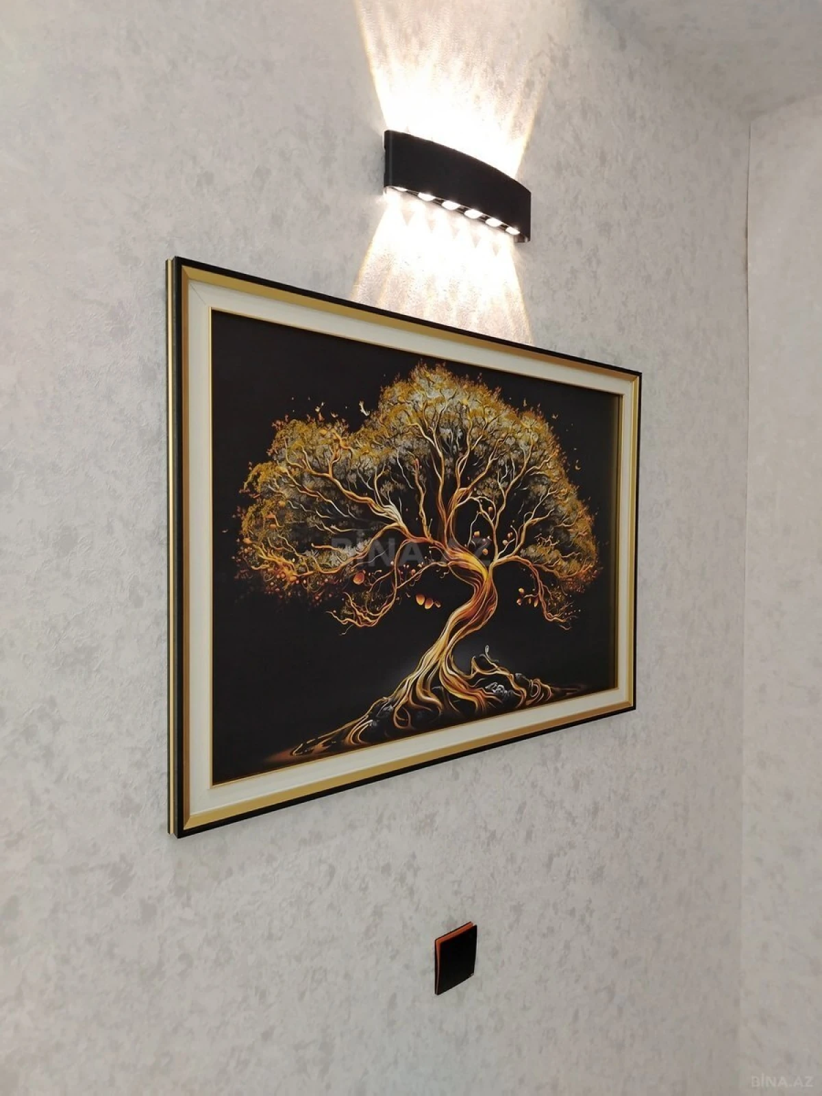 Satılır 3 otaqlı mənzil 104.7 m²