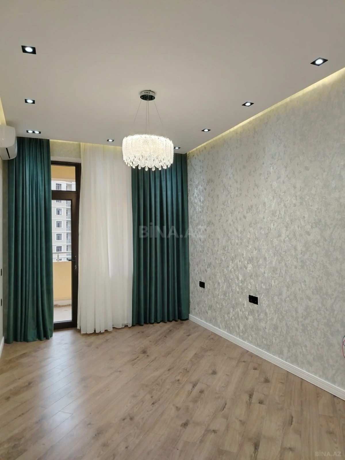 Satılır 3 otaqlı mənzil 104.7 m²