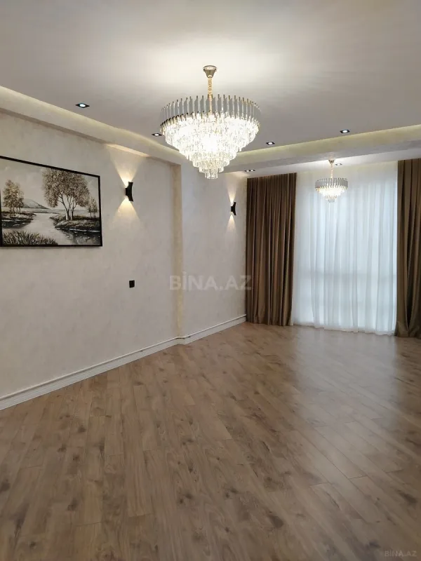 Satılır 3 otaqlı mənzil 104.7 m²