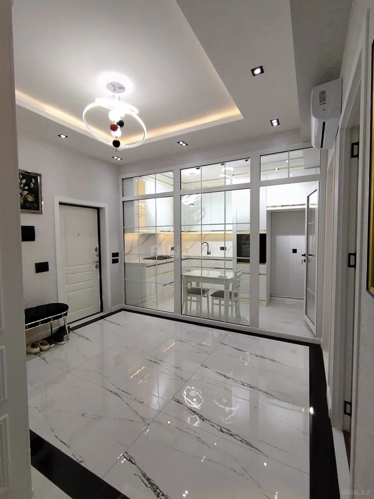 Satılır 3 otaqlı mənzil 104.7 m²
