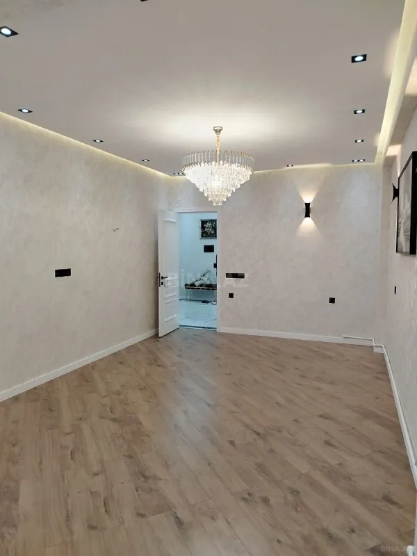 Satılır 3 otaqlı mənzil 104.7 m²