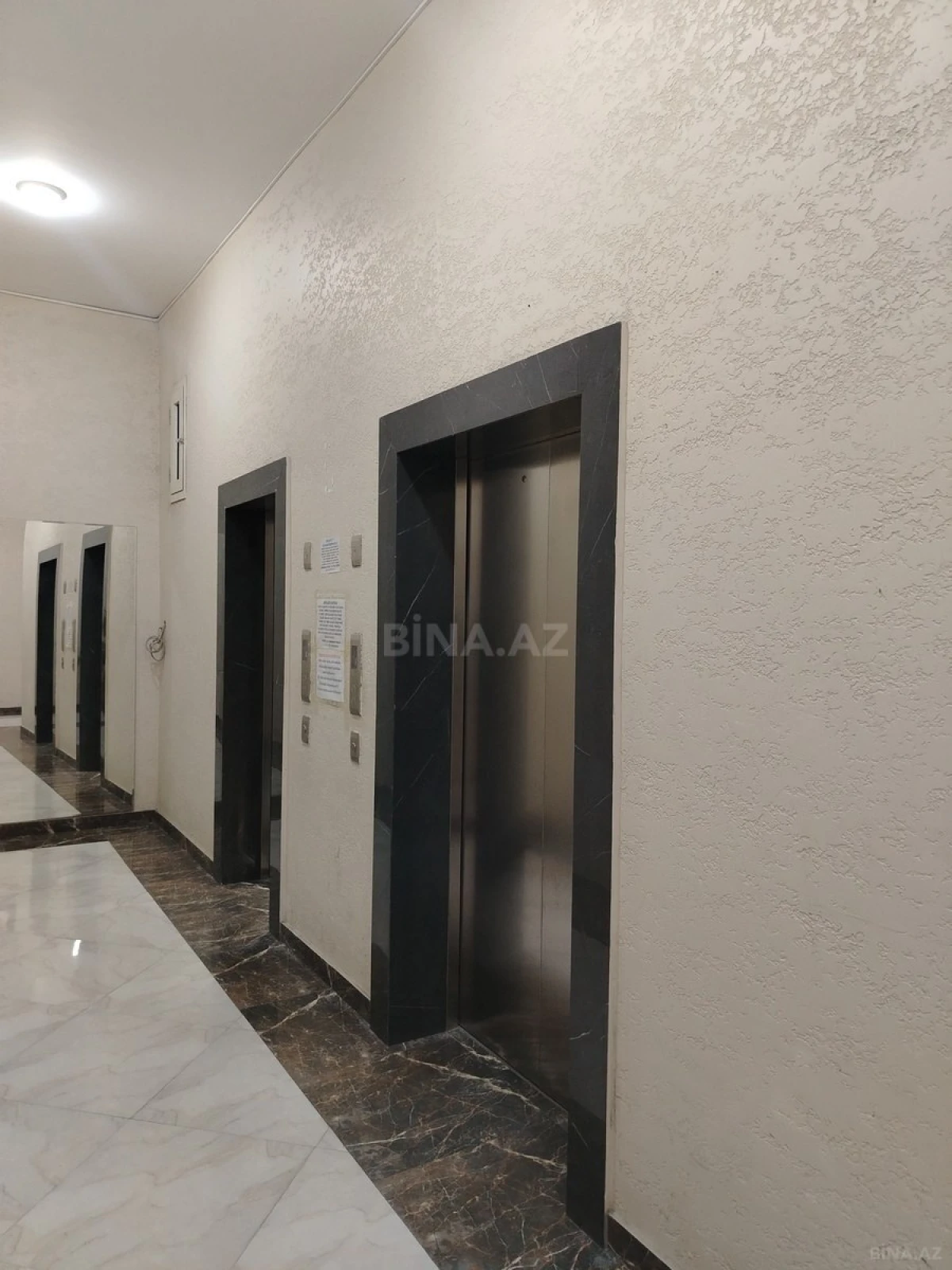 Satılır 3 otaqlı mənzil 104.7 m²