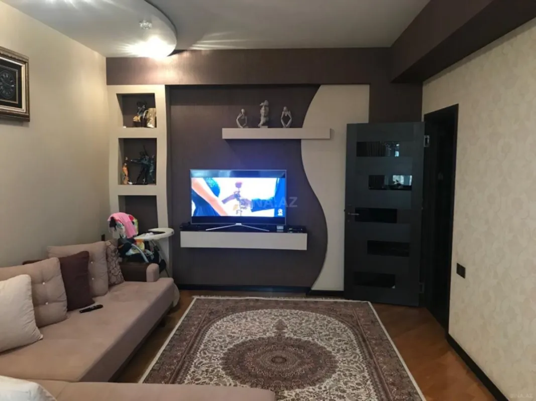 Kirayə verilir 2 otaqlı mənzil 84 m²