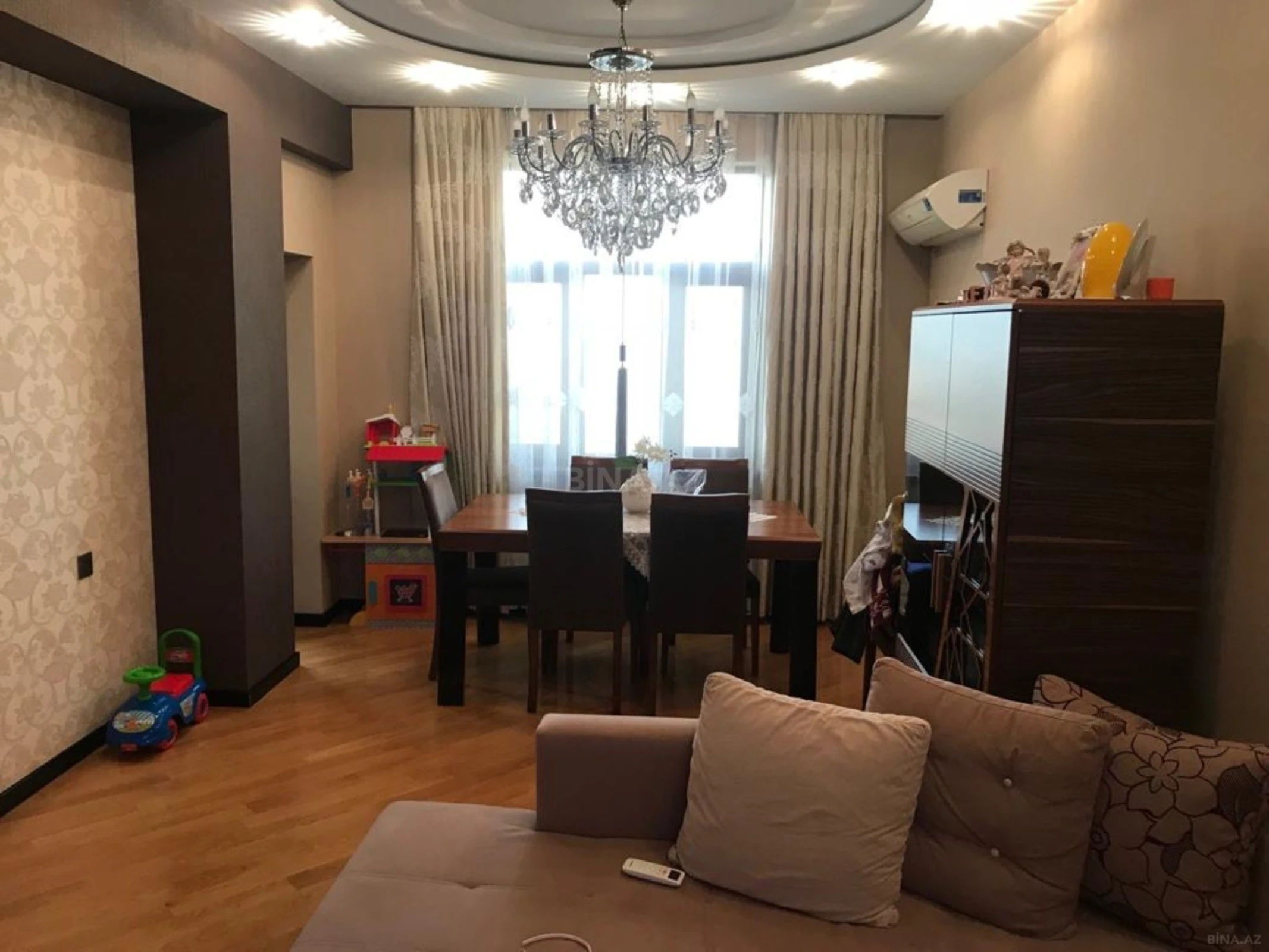 Kirayə verilir 2 otaqlı mənzil 84 m²