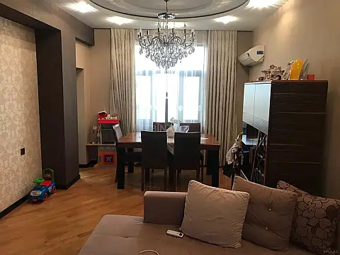 Kirayə verilir 2 otaqlı mənzil 84 m²