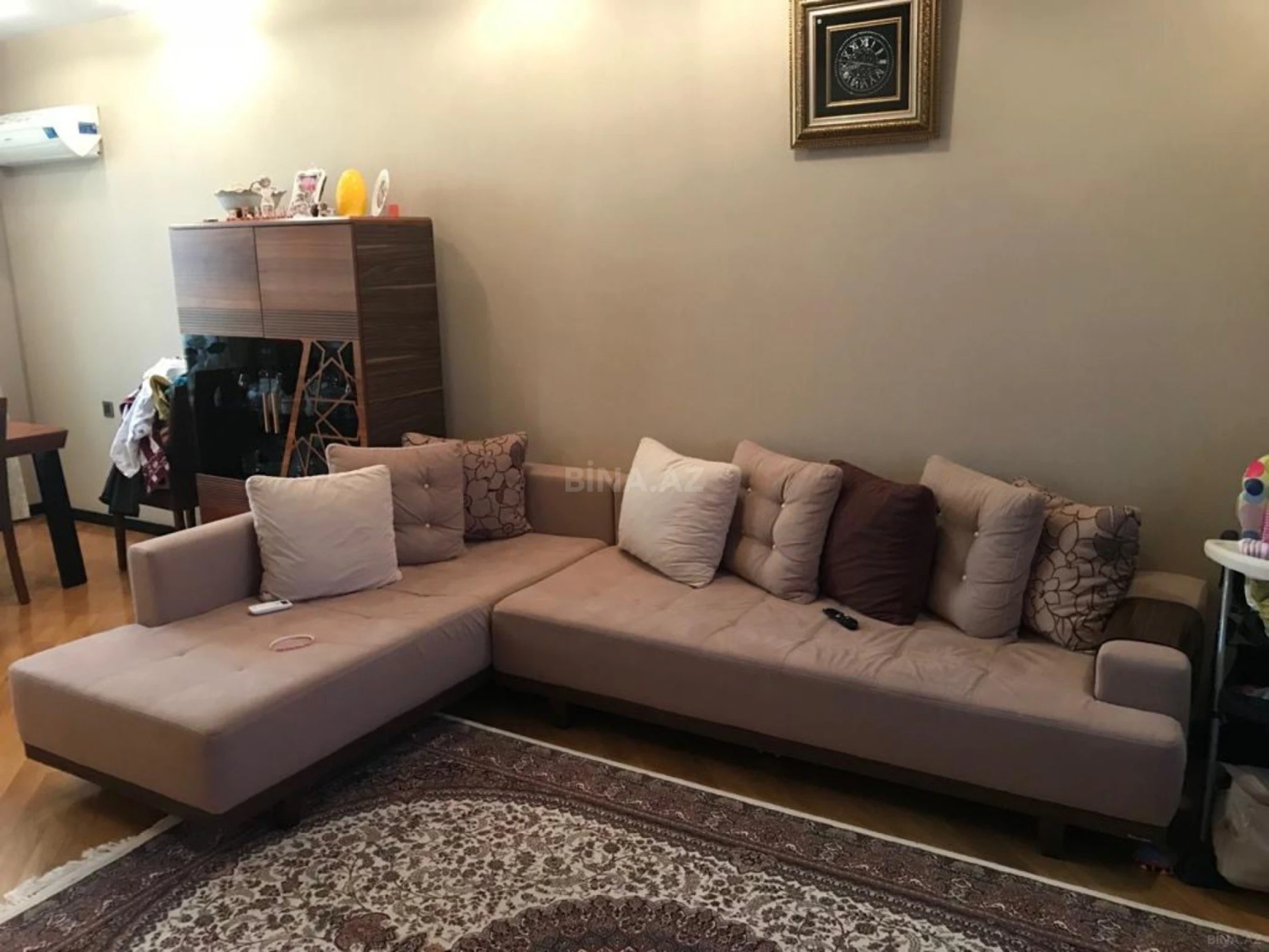 Kirayə verilir 2 otaqlı mənzil 84 m²