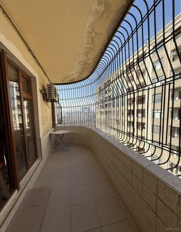 Satılır 3 otaqlı mənzil 150 m²