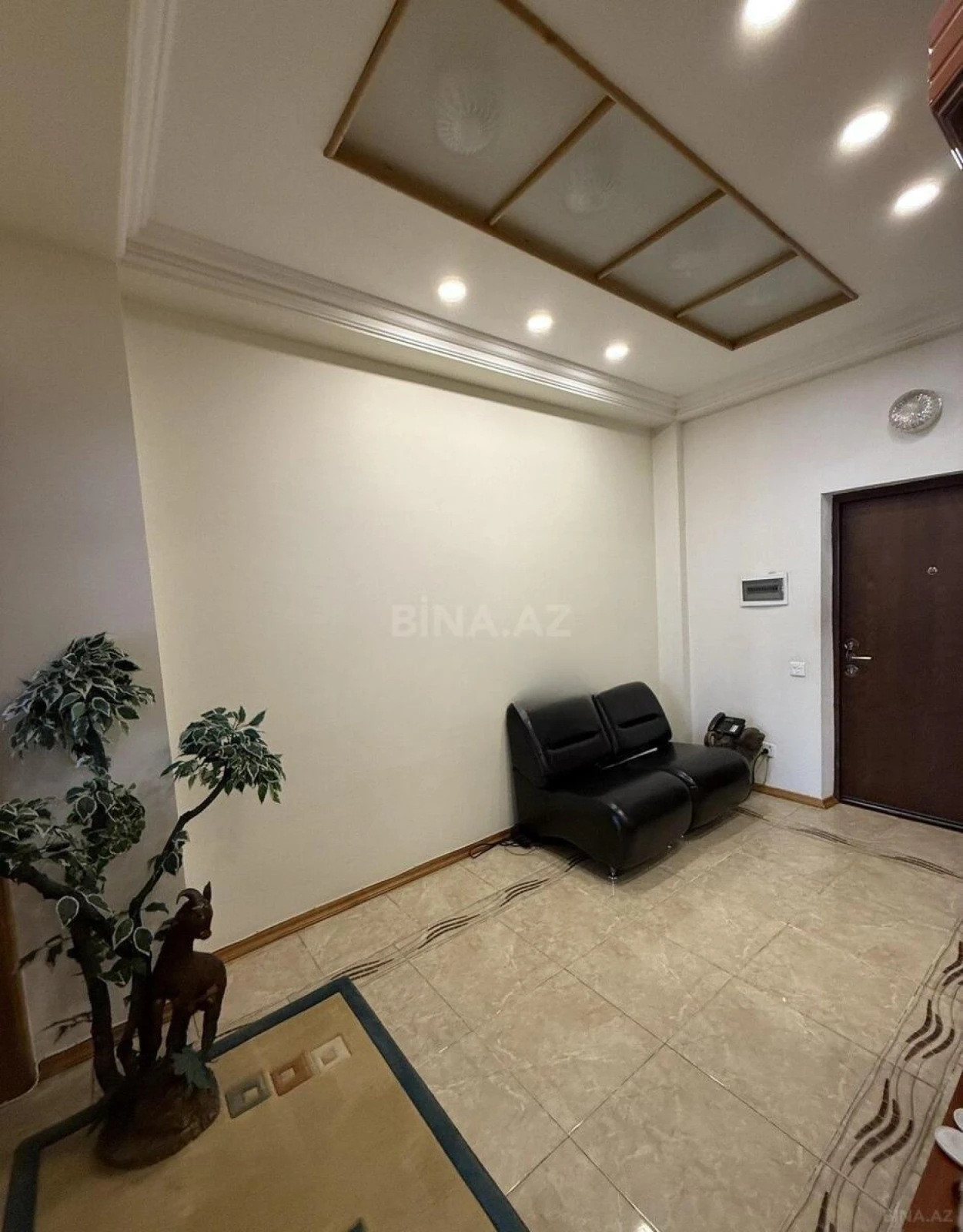 Satılır 3 otaqlı mənzil 150 m²