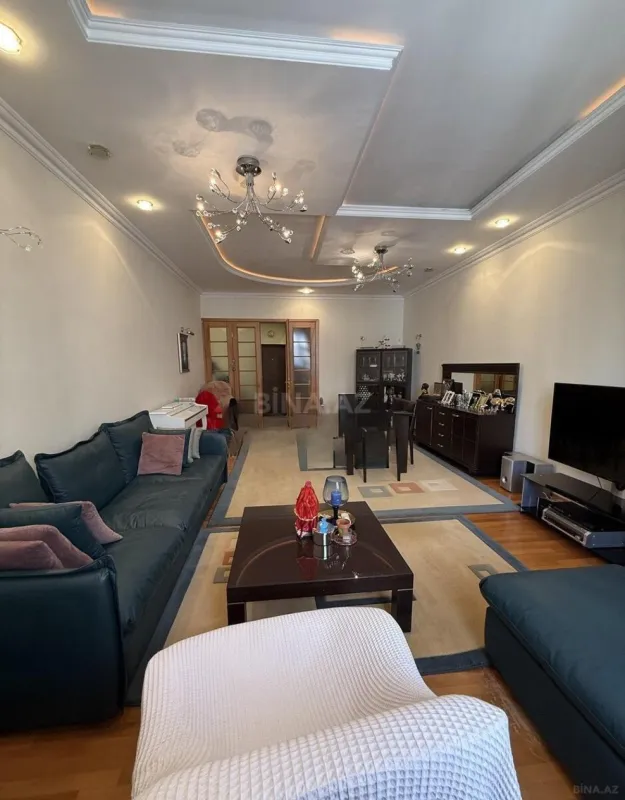 Satılır 3 otaqlı mənzil 150 m²