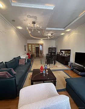 Satılır 3 otaqlı mənzil 150 m²