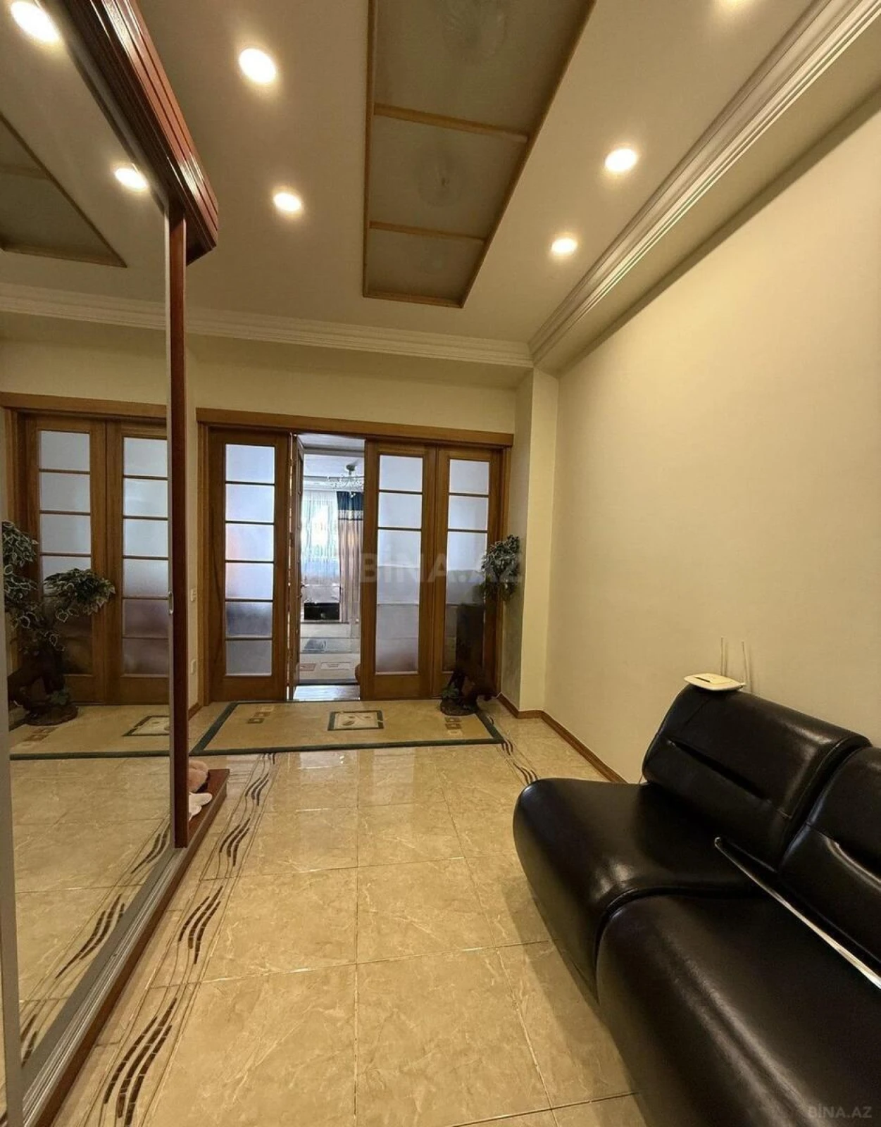 Satılır 3 otaqlı mənzil 150 m²