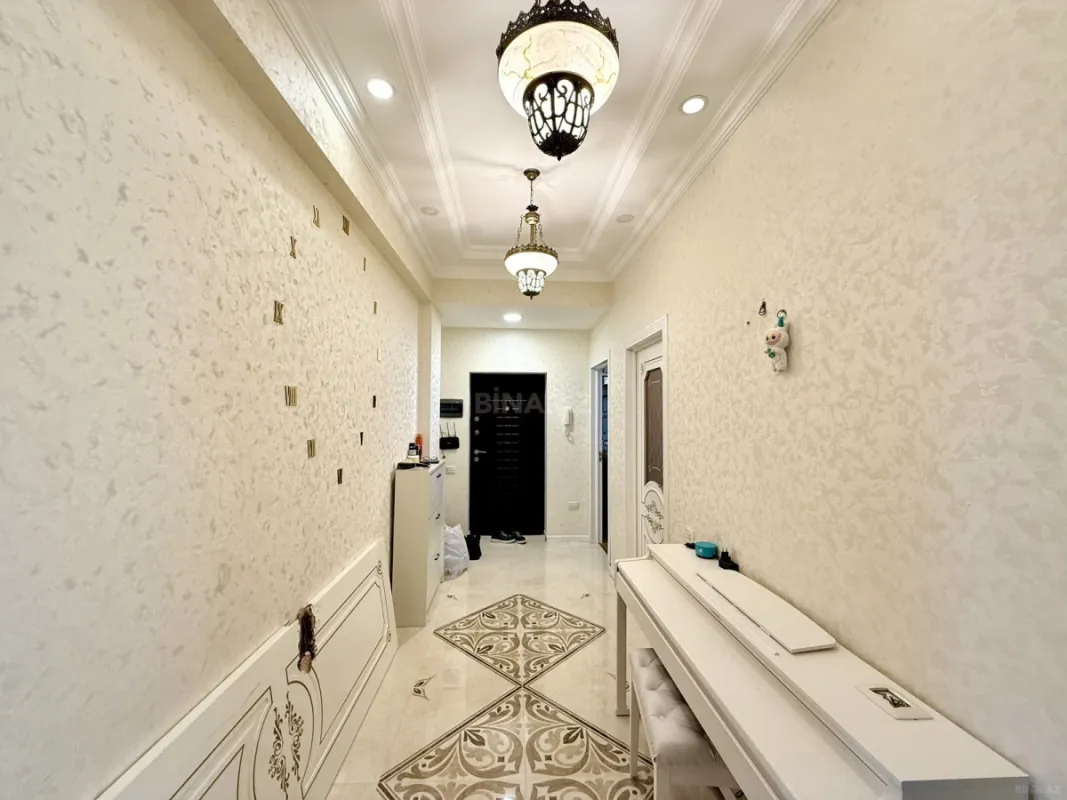 Satılır 3 otaqlı mənzil 110 m²