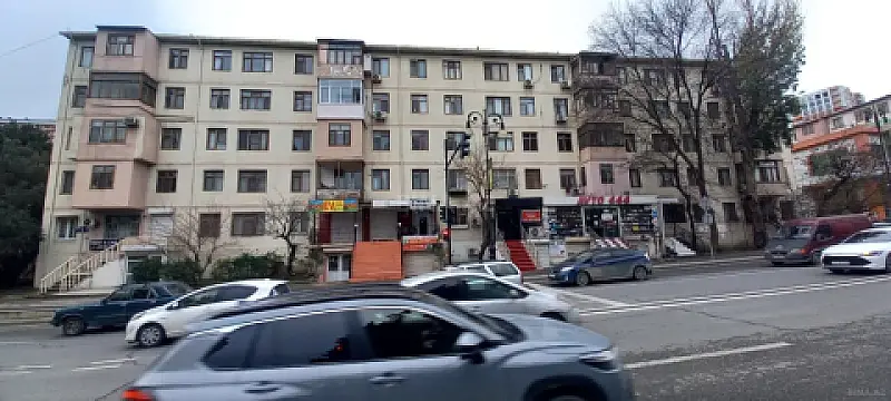 Kirayə verilir obyekt 10 m² — Bakı, Memar Əcəmi yanı 10.00 m²