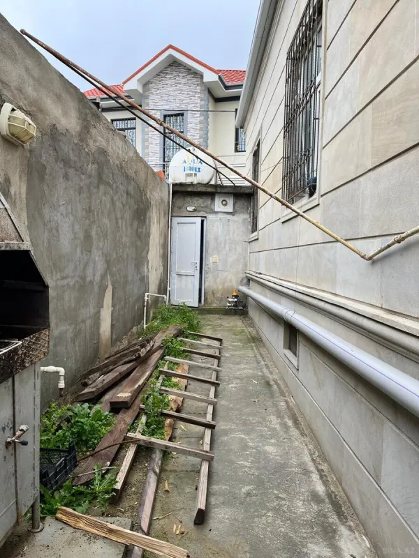 Satılır 5 otaqlı həyət evi 100 m²