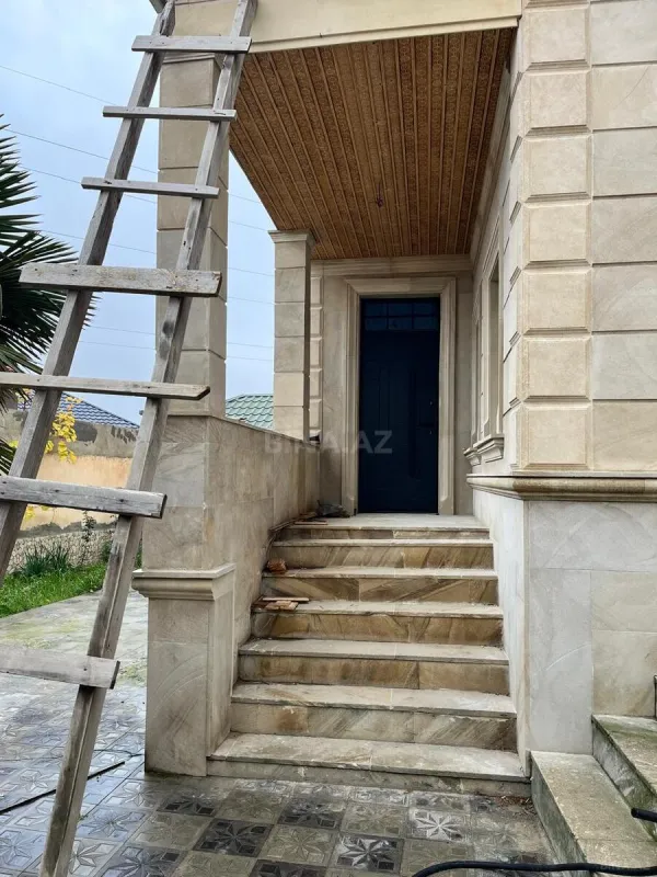 Satılır 5 otaqlı həyət evi 100 m²