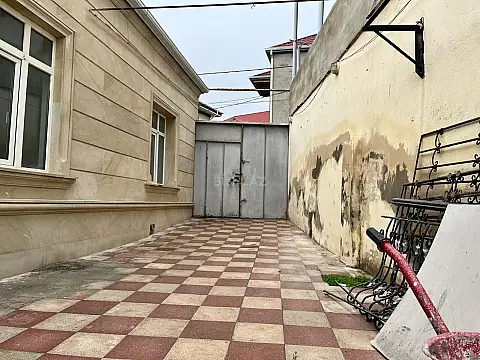 Satılır 5 otaqlı həyət evi 100 m²