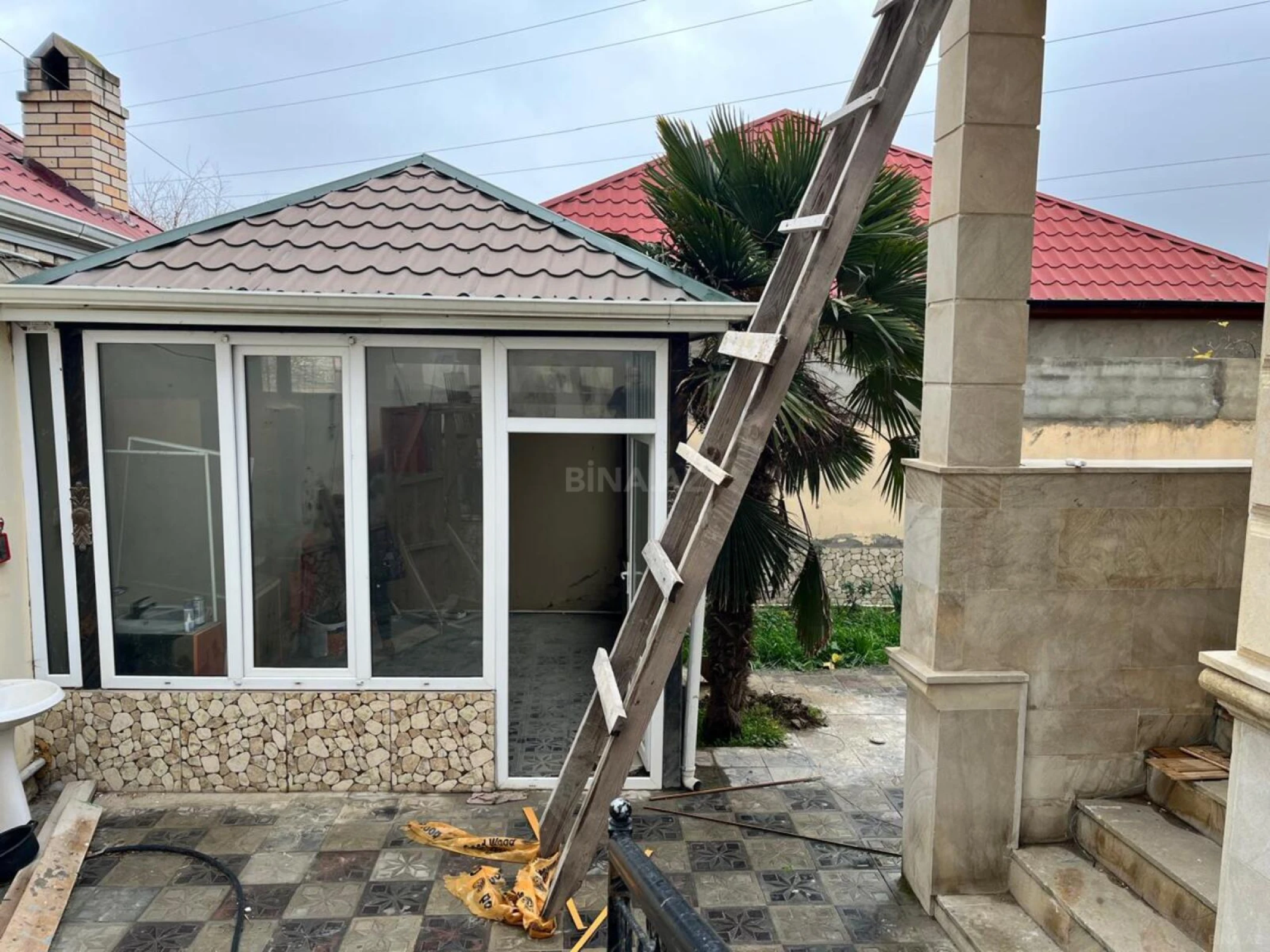 Satılır 5 otaqlı həyət evi 100 m²