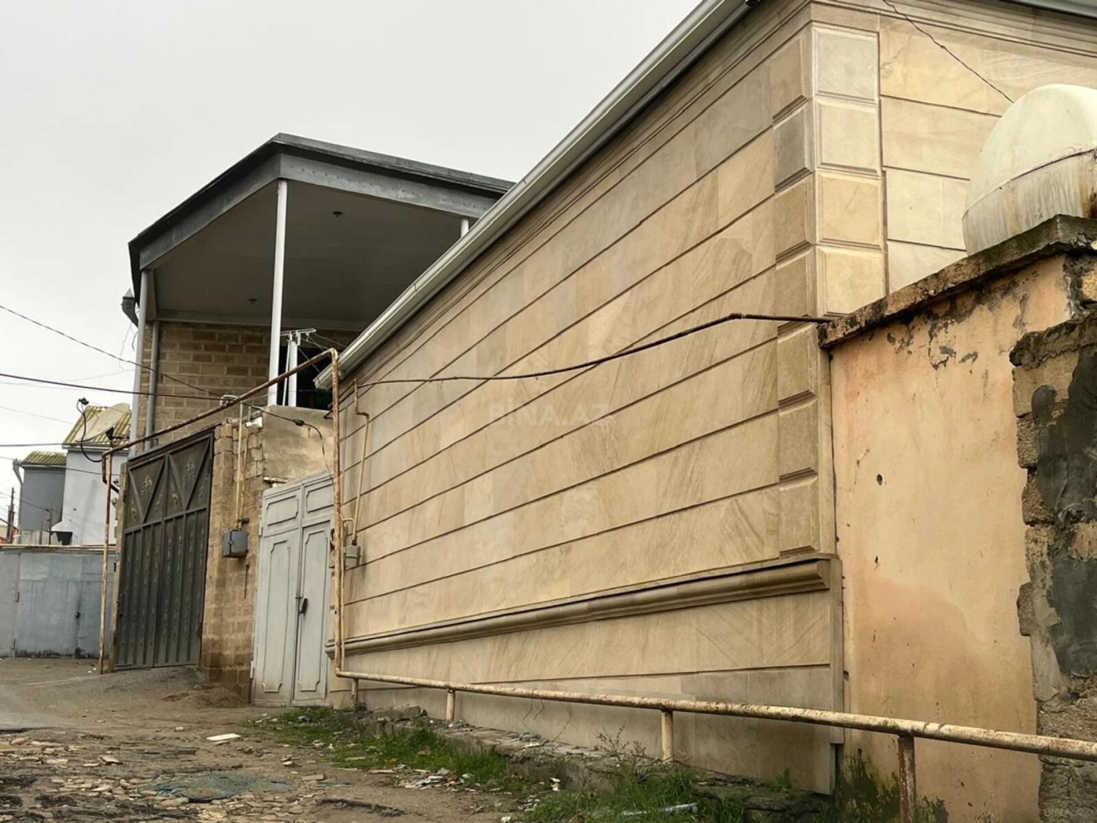 Satılır 5 otaqlı həyət evi 100 m²