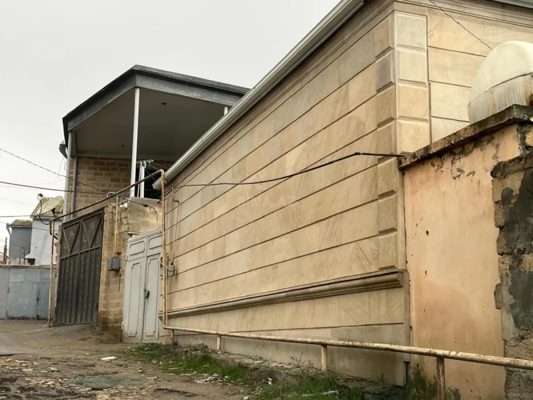 Satılır 5 otaqlı həyət evi 100 m²