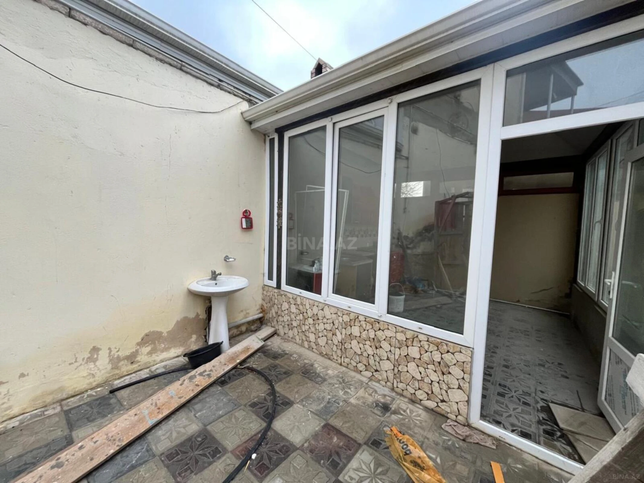 Satılır 5 otaqlı həyət evi 100 m²