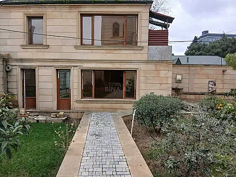 Satılır 10 otaqlı həyət evi 400 m²