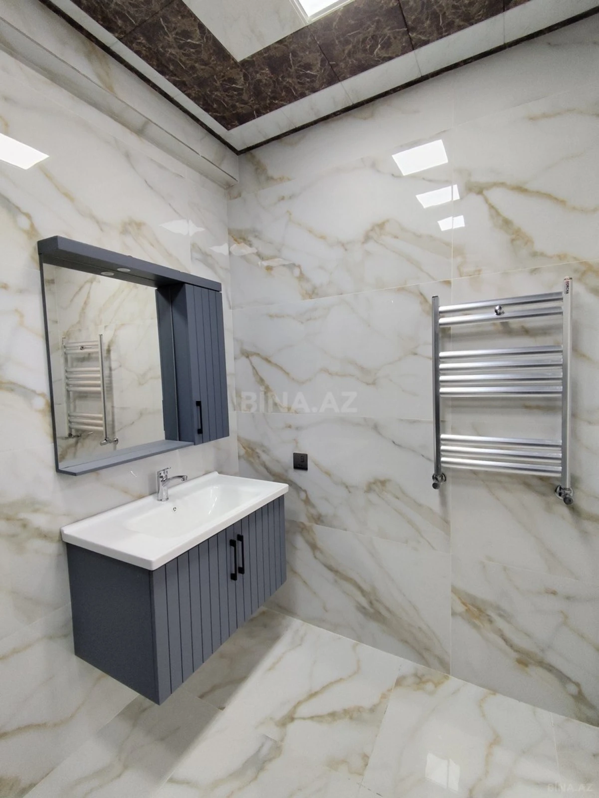 Satılır 2 otaqlı mənzil 80 m²