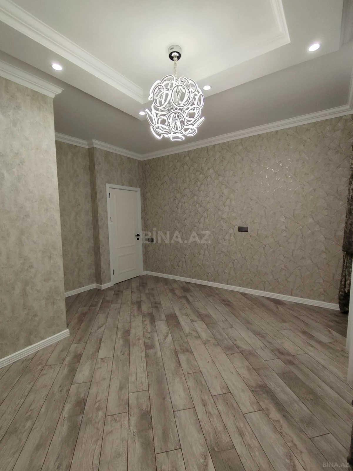 Satılır 2 otaqlı mənzil 80 m²