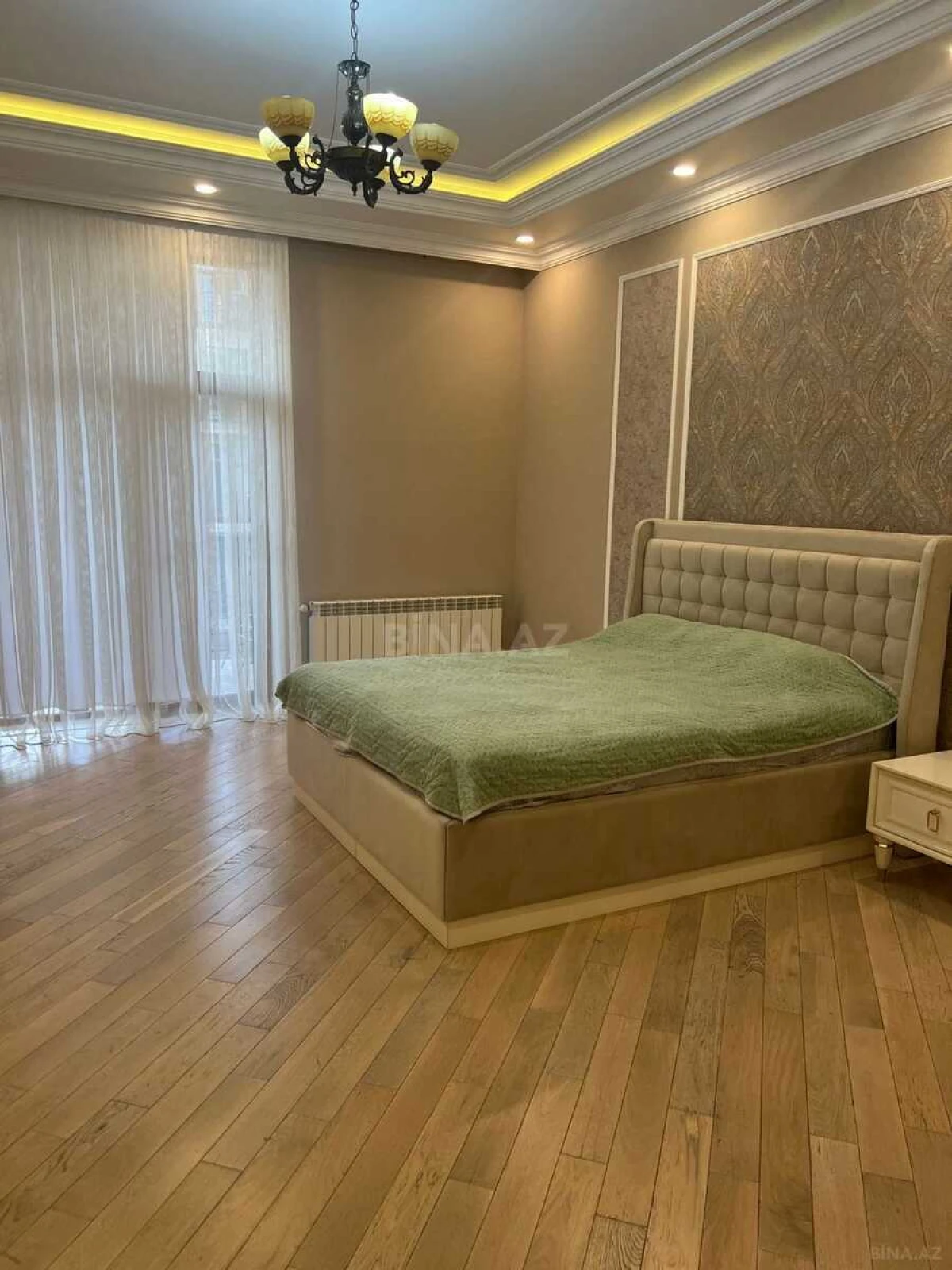 Satılır 3 otaqlı mənzil 140 m²