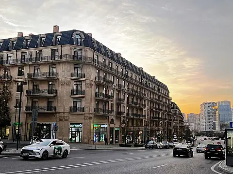 Satılır 3 otaqlı mənzil 140 m² — Bakı, Yeni Günəşli 3 otaq 140.00 m²