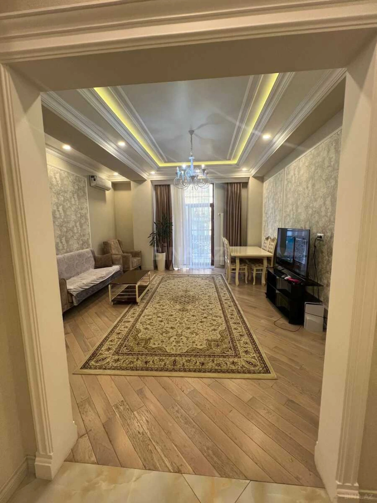 Satılır 3 otaqlı mənzil 140 m²