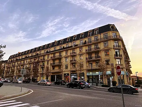 Satılır 3 otaqlı mənzil 140 m²