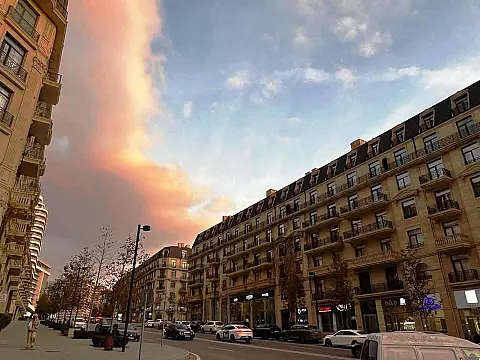 Satılır 3 otaqlı mənzil 140 m²