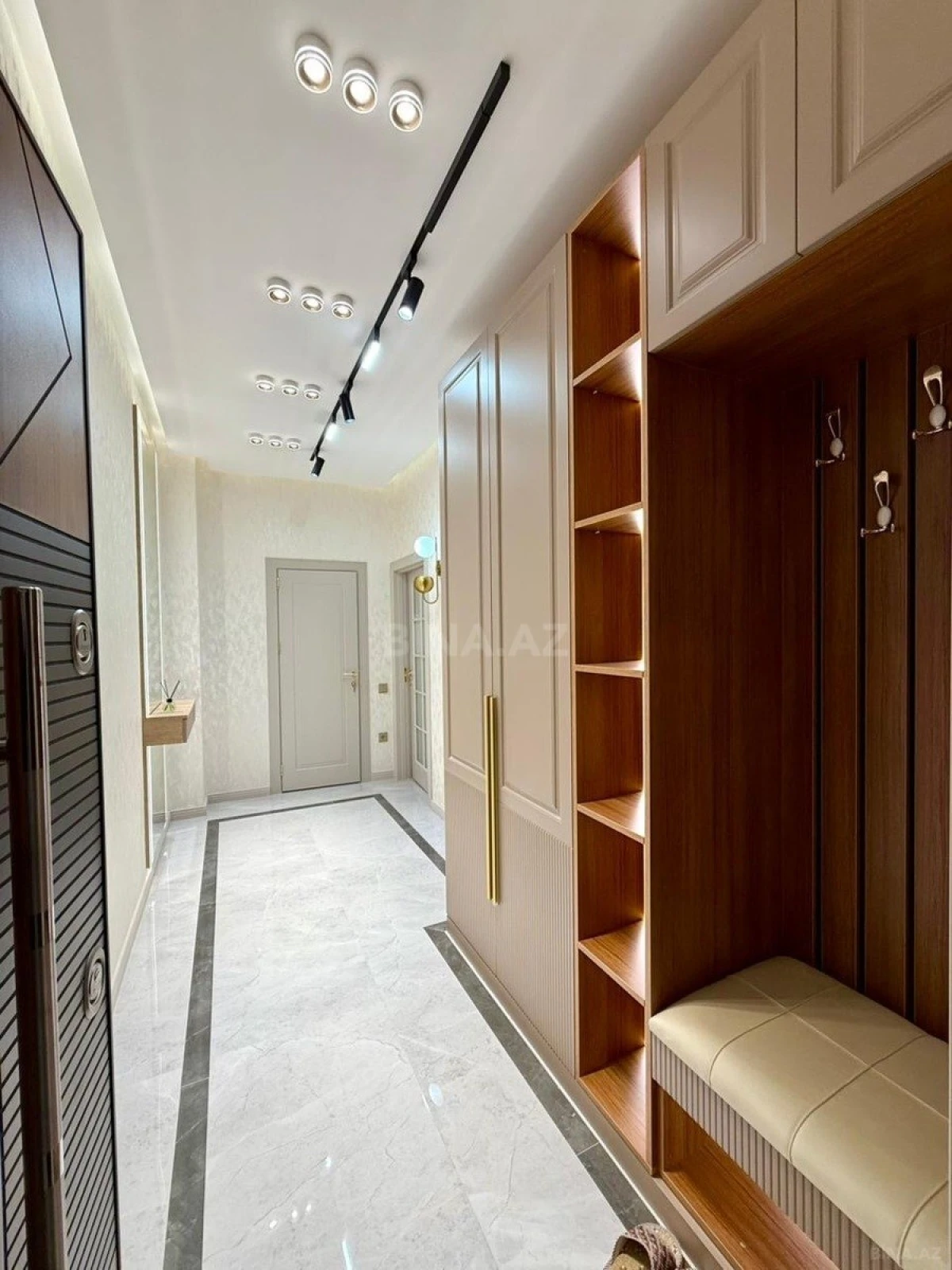 Satılır 2 otaqlı mənzil 55 m²