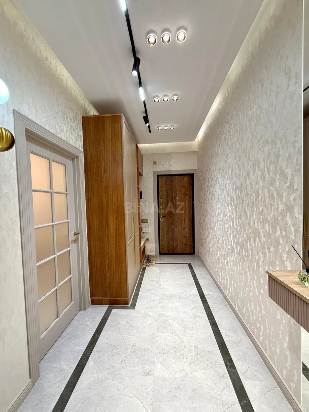 Satılır 2 otaqlı mənzil 55 m²