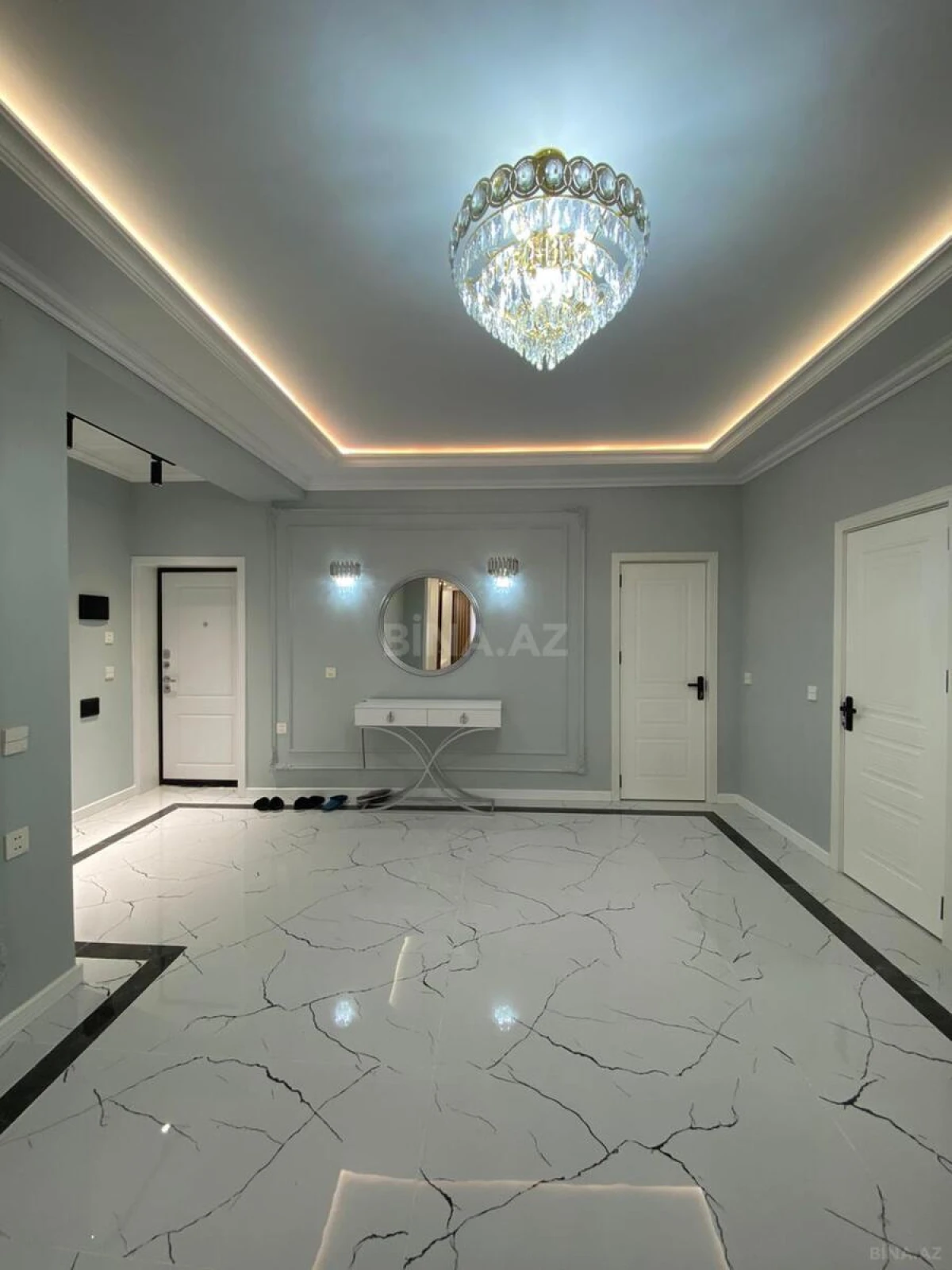 Satılır 3 otaqlı mənzil 160 m²