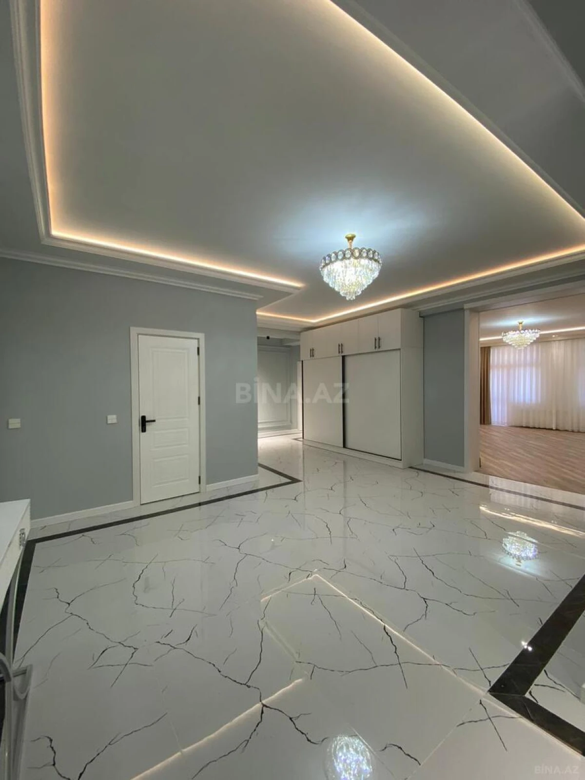 Satılır 3 otaqlı mənzil 160 m²