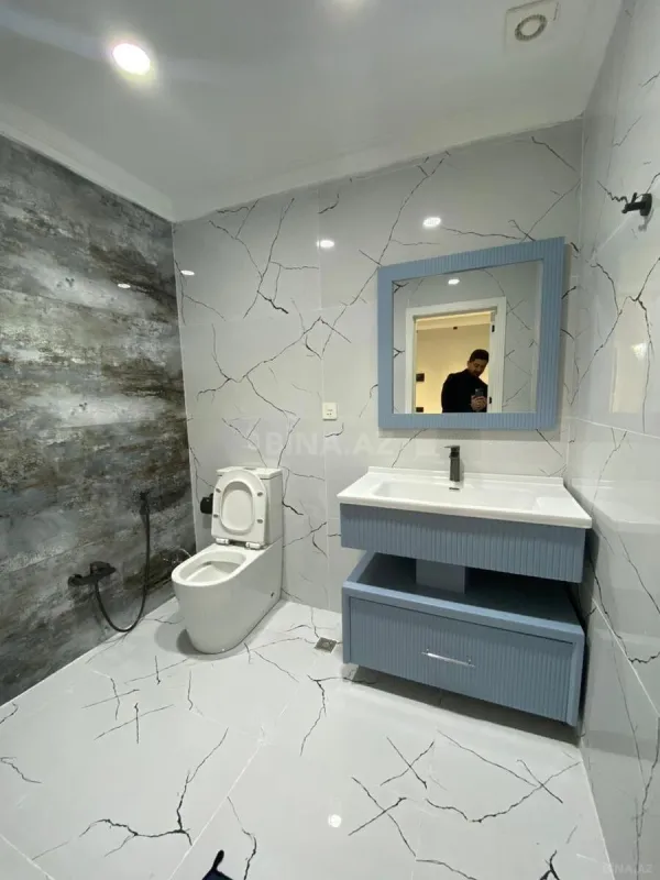 Satılır 3 otaqlı mənzil 160 m²