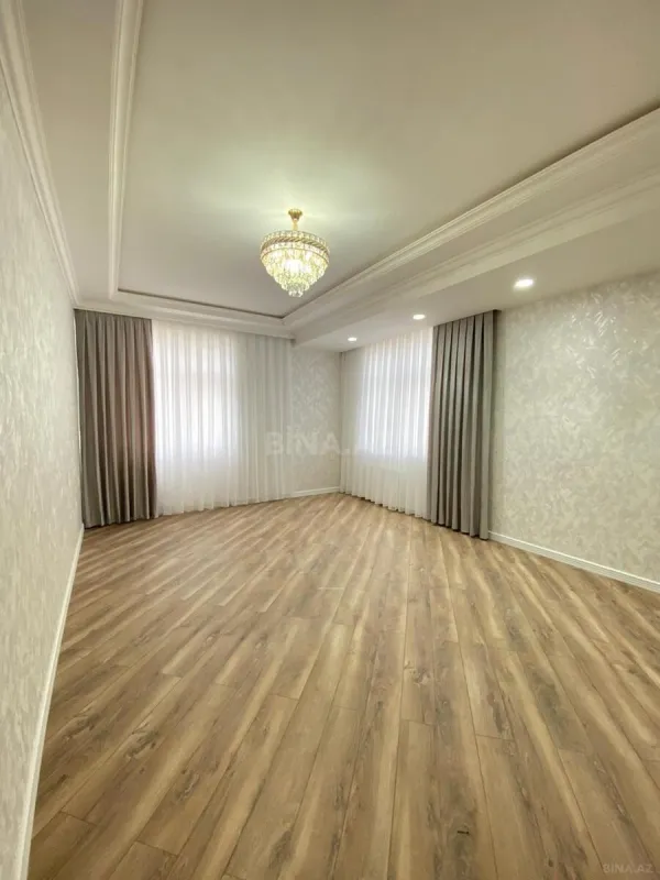 Satılır 3 otaqlı mənzil 160 m²