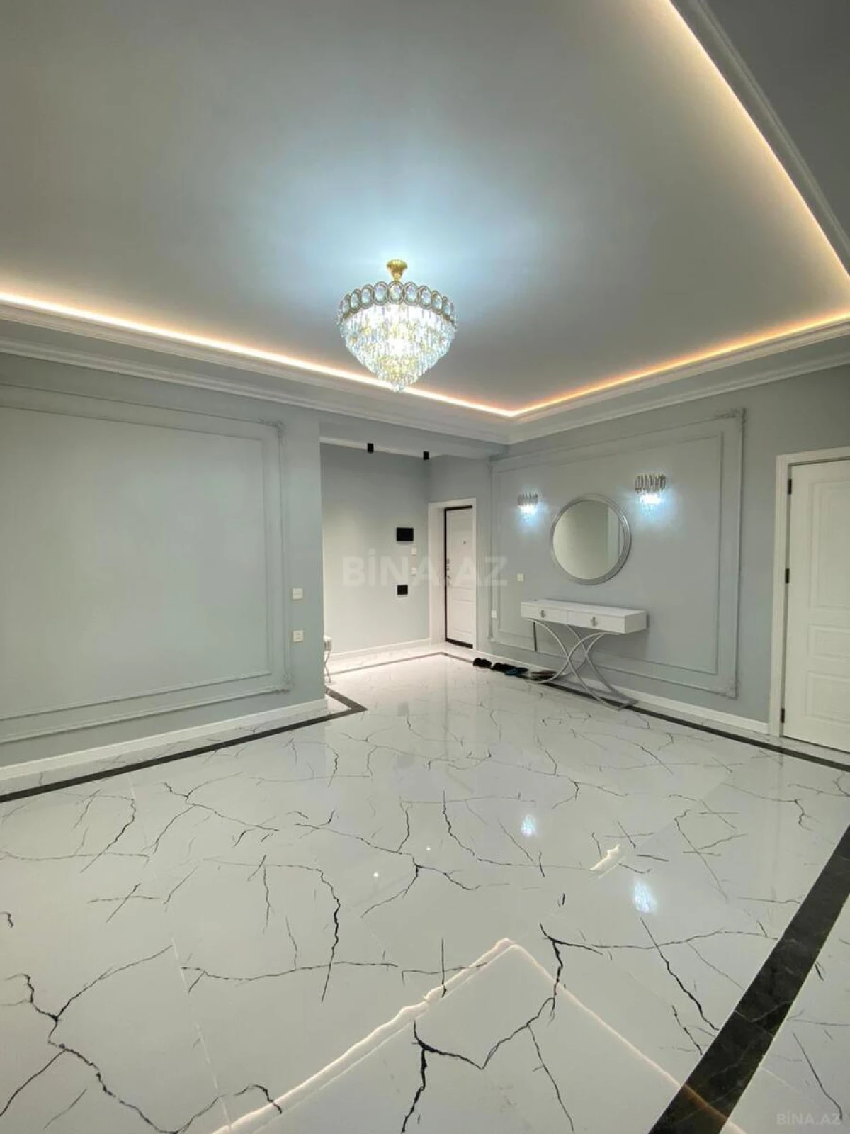 Satılır 3 otaqlı mənzil 160 m²