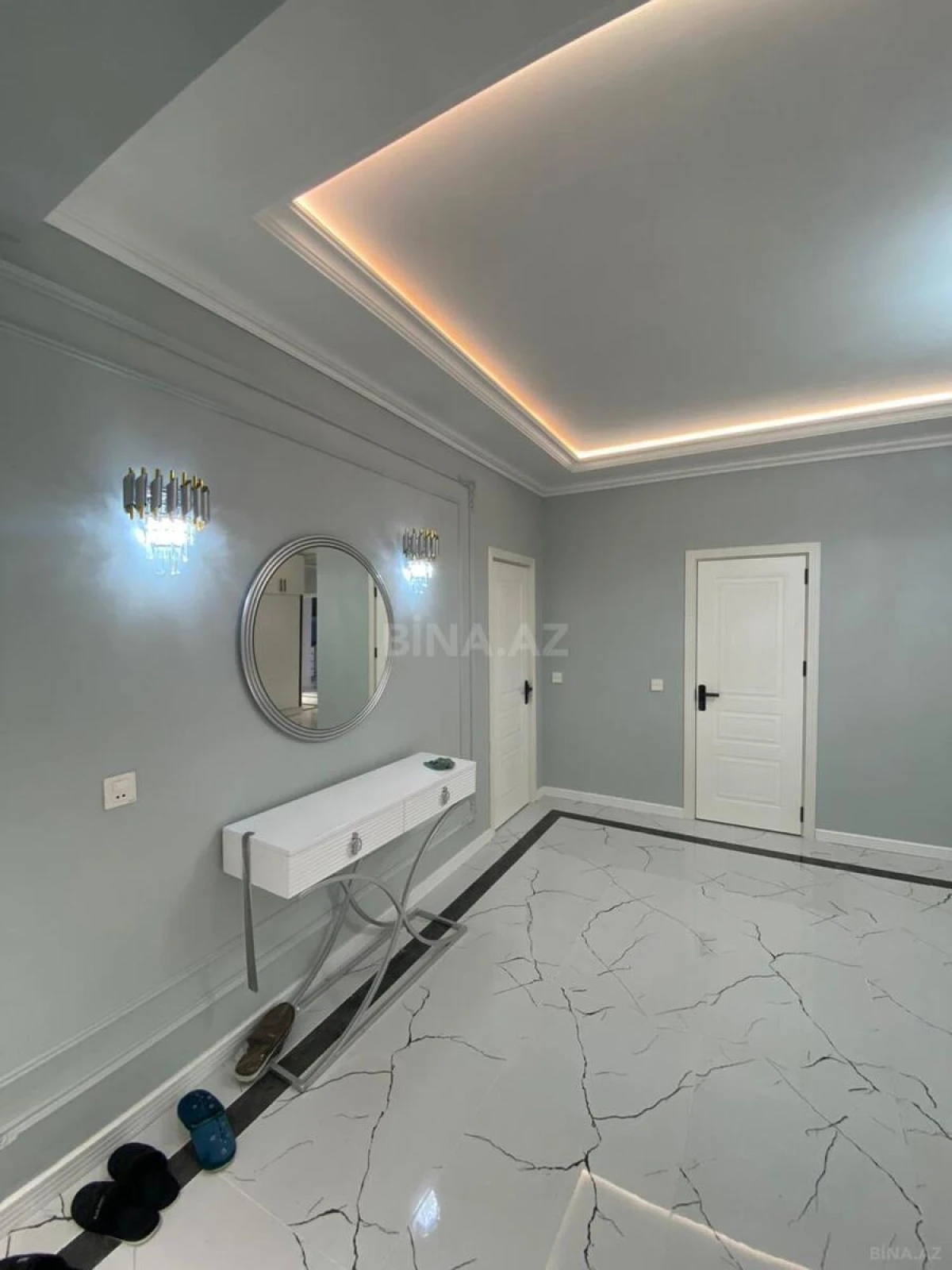 Satılır 3 otaqlı mənzil 160 m²