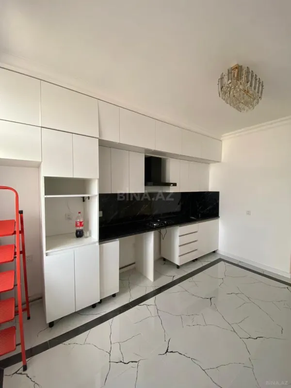 Satılır 3 otaqlı mənzil 160 m²