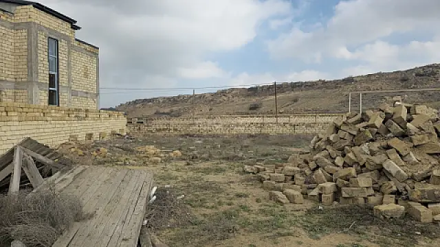 Satılır torpaq sahəsi 12 m²