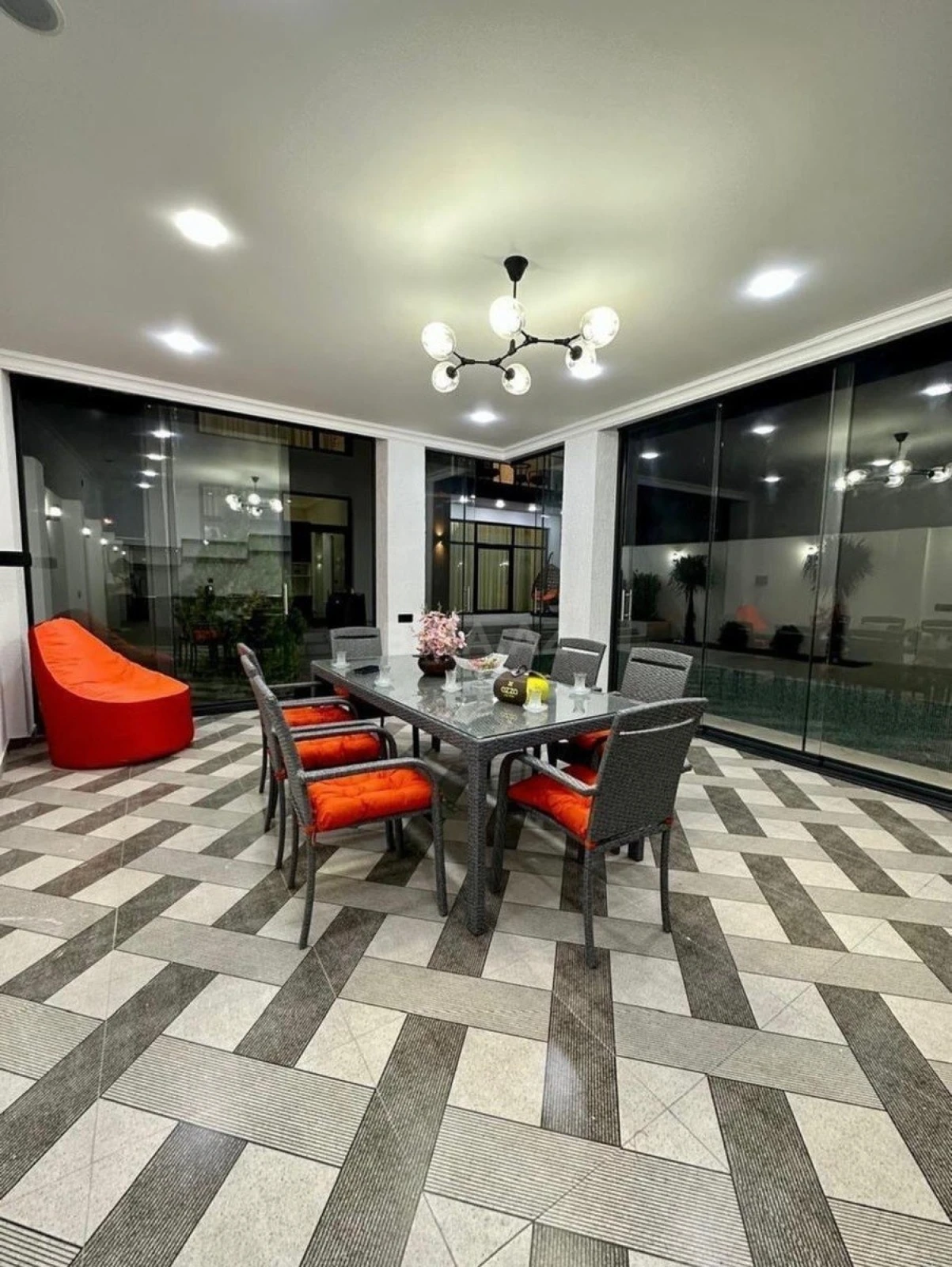 Kirayə verilir 4 otaqlı həyət evi 350 m²